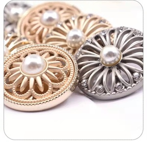 Sang Trọng Hollow-Khắc Thiết Kế Hoa Mặt Trời Bead Snap Nút <span class=keywords><strong>Peal</strong></span> Rhinestone Nút Kim Loại May Nút Cho Quần Áo Áo Ăn Mặc - Product Image 5