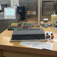 Boîtier de commande électronique en aluminium ISO9001 IP54 noir personnalisé ODM pour PCB et applications électriques