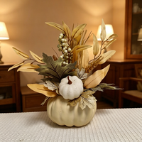 Centre de table de Thanksgiving avec pot de citrouille, feuilles d'érable artificielles et baies, ornement floral d'intérieur pour la maison
