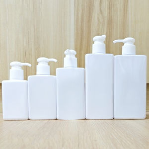 Bouteille en plastique PET pour shampooing et <span class=keywords><strong>gel</strong></span> <span class=keywords><strong>douche</strong></span> 100ml 150ml 200ml 250ml 300ml 500ml Bouteille distributrice carrée blanche de lotion pour lavage corporel - Product Image 5