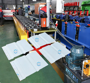 Machine automatique de formage de panneaux muraux à haute efficacité, équipement de production de murs de bâtiment par cintrage à froid pour les couvreurs - Product Image 1