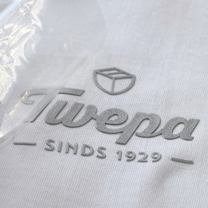Diseños de transferencia de calor de silicona 3D de alta densidad con logotipo reflectante privado de marca personalizada fabricantes de etiquetas de ropa para camisetas - Product Image 1