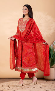 Kurti Bhandej con estampado y bordado, Kurta de algodón con pantalones y Dupatta, producto hecho a mano al por mayor, personalizado - Product Image 5