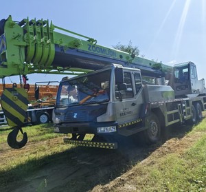 Grúa Telescópica sobre Ruedas Zoomlion de Segunda Mano, Grúa Hidráulica de 35 Toneladas - Product Image 1