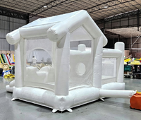 Château gonflable en PVC en forme d'oie, personnalisé par l'usine QY, avec toboggan et parcours d'obstacles, modèle sur le thème de Bluey, 12x6M