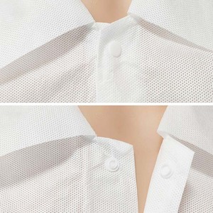 Manteau de laboratoire de médecin non tissé blanc d'usine avec 3 poches pour la protection personnelle de laboratoire chimique - Product Image 4