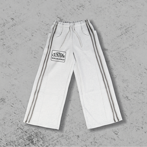 Conjunto Deportivo Personalizado para Hombre, Sudadera con Capucha Corta y Cremallera con Franja Lateral del Fabricante y Pantalones Deportivos Holgados - Product Image 4