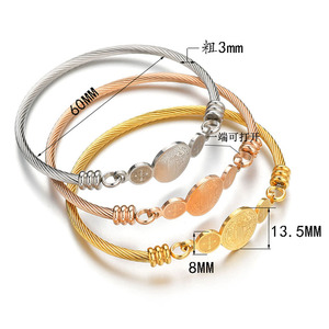 Pulsera de titanio y acero inoxidable personalizada en oro rosa al por mayor, brazalete ajustable con cable para mujer, joyería con dijes religiosos - Product Image 2