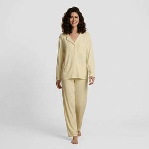Ensemble pyjama en bambou sur mesure jaune pour femmes grandes tailles, 2 pièces, pyjama boutonné, vêtements de nuit doux et soyeux, ensemble de vêtements de détente - Product Image 5