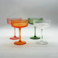 Verres à coupe en plastique côtelés simples, style américain moderne, collection haut de gamme, verres à vin pour coupes et verres à martini