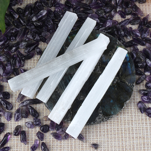 หินเซเลไนต์ธรรมชาติแท่งสีขาวสำหรับบำบัดและตกแต่ง ขายส่ง - Product Image 3
