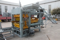Machine automatique de fabrication de briques solides QT4-15
