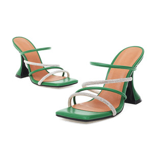 OEM/ODM Mules Femme 10.5cm Vin <span class=keywords><strong>Verre</strong></span> Talons Pompes Mode Sexy Strass Bout Ouvert D'été Pantoufles Femmes À Talons Hauts Sandales - Product Image 2