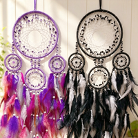 Attrape-rêves mural en macramé fait main avec plumes multi-cercles gravées et éclats de cristal naturels, style bohème, vente en gros, fabriqué en Chine