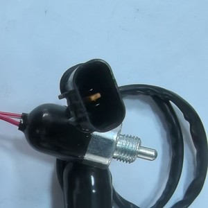 Interruptor de luz de marcha atrás Mitsubishi Mc859186, 12V, de acero, para reemplazo y reparación - Product Image 1