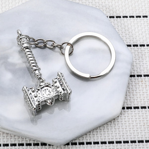 Stile Vintage martello portachiavi in acciaio inox <span class=keywords><strong>Marvel</strong></span> film accessorio per auto per bambini gioielli Avengers periferica portachiavi - Product Image 2