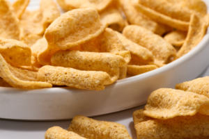 Chips Multigrano Picantes, Crujientes y Deliciosos a Base de Maíz, Enriquecidos con Condimento Picante y Umami para Exportación al por Mayor - Product Image 2