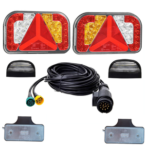 Nouveau feu arrière LED pour <span class=keywords><strong>remorque</strong></span>, homologué ECE E Mark, étanche, 12/24V, avec faisceaux de câblage et prise <span class=keywords><strong>13</strong></span> <span class=keywords><strong>broches</strong></span>, durée de vie de 50 000 heures, lentille en PC - Product Image 2