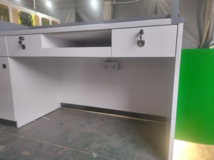 Moderno Bancone Cassa Personalizzato con Illuminazione LED |   Bancone Reception Curvo per Boutique e Gioielleria - Product Image 5