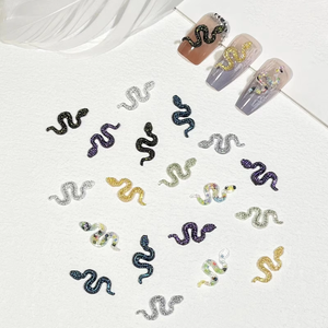 Paso Sico Meilleures ventes Breloques pour nail art DIY en résine, petites, colorées, brillantes, en forme de serpent, style punk, pour <span class=keywords><strong>Halloween</strong></span>, pour la conception de <span class=keywords><strong>manucure</strong></span> féminine - Product Image 1