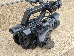 Caméscope professionnel 4K Sony PXW-FS5 4K Super 35 avec objectif 18-105 mm F4, système XDCAM, caméra vidéo - Product Image 6