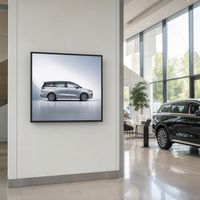 Écran LCD carré d'intérieur 33 pouces 2K 1920x1920 420 Nits TFT avec Android OS Wi-Fi pour la publicité en magasin de cosmétiques et bijouteries