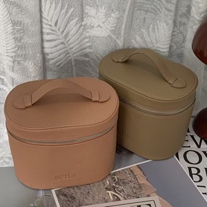 Bolsa de Maquillaje Portátil Ovalada de Cuero PU con Asa, Bolsa Organizadora de Cosméticos de Gran Capacidad con Divisores - Product Image 2