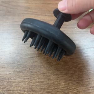 Spazzola Massaggiante per Cuoio Capelluto in Morbido Silicone, Scrub Migliorato per Rimozione Forfora su Capelli Bagnati o Asciutti - Product Image 2