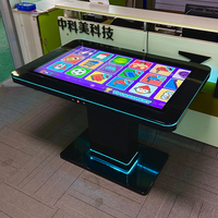 Table de jeu interactive capacitive multi-touch en forme de T de 43 pouces, personnalisable, étanche avec chargeur sans fil