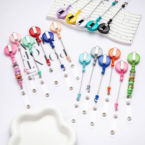 Portacredenciales Retráctil Personalizado con Cordón de Cuentas y Llavero - Soporte para Tarjetas de Identificación DIY para Enfermeras y Profesionales - Product Image 1