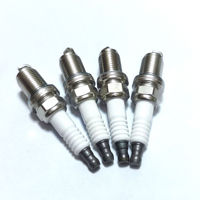 Pièces du système d'allumage automobile IZFR6K11 Bougies d'allumage en iridium 9807B-561BW Bougies de remplacement économes en carburant pour Honda Acura