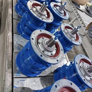 Gearbox Reducer Cycloidal 0.75-15KW Pengurang Kecepatan Cycloidal Rumah Besi Cor Dengan <span class=keywords><strong>Motor</strong></span> <span class=keywords><strong>AC</strong></span> Asinkron Tiga Fasa - Product Image 2