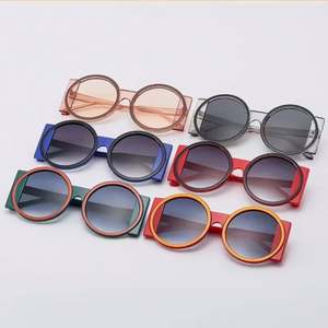 Lunettes de soleil rondes rétro pour femmes, monture large, double couleur, UV400, personnalisables avec logo, collection 2025 - Product Image 5