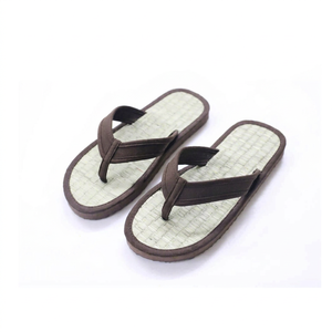 รองเท้าแตะแบบสวม Unisex น้ำหนักเบาพิเศษ หรูหรา ทำจากวัสดุ Sedge Mat สวมใส่สบายทั้งในบ้าน/นอกบ้าน เหมาะสำหรับโรงแรม ชายหาด คุณภาพดีที่สุดจากเวียดนาม - Product Image 1