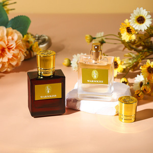 Profumo Late-Night Kiss Black Gold Unisex - Fragranza Leggera e Duratura con Note di Muschio, Agrumi, Bergamotto e Fiori - Product Image 4