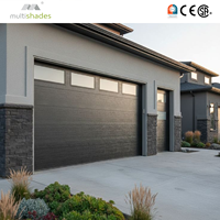 Porte de garage extérieure moderne en aluminium MULTISHADES avec porte d'entrée latérale et moteur latéral pour une installation et un accès faciles