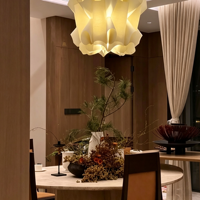 Lanternes en papier parchemin style Wabi Sabi avec lumière, lampes en papier pliées Besoike, lustre à pétales superposés pour restaurant