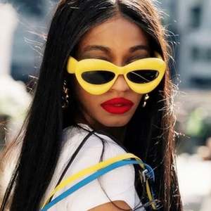 Gafas de Sol de Moda al por Mayor, Estilo Y2K, Montura Grande en Forma de Labios, Protección UV400, Coloridas, Tipo Ojo de Gato para Mujer - Product Image 1