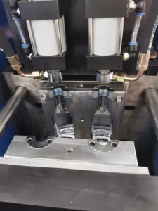 Half-Automatische Pet <span class=keywords><strong>Plastic</strong></span> Waterfles Stretch Blazen Maken <span class=keywords><strong>Machine</strong></span> Flesblazer Blaasgietmachine Voor Kleine Bedrijven - Product Image 5