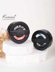 40 جرام حماية البيئة تنقية الهواء شنقا السائل شكل مخصص سيارة معطر الهواء رائحة العطور تعليب - Product Image 1