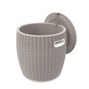 كرسي حديقة من الروطان مع طاولة على شكل برميل نبيذ ومبرد للمشروبات - Product Image 2