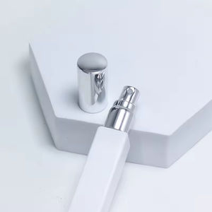 Flacon carré en verre vide de 5 ml, 10 ml, 15 ml pour parfum et huiles essentielles, flacon pulvérisateur atomiseur avec capuchon brillant or ou argent - Product Image 5
