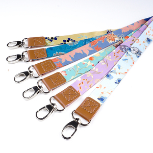 Cordón <span class=keywords><strong>de</strong></span> Cuero Personalizable para Llavero con Logotipo y Accesorios Metálicos para Agencias <span class=keywords><strong>de</strong></span> <span class=keywords><strong>Viajes</strong></span> y Educación - Product Image 1