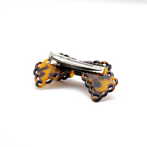 Pinza de Pelo Unisex de Acetato con Diseño Retro de Concha de Tortuga Brillante, Pinza de Pelo con Forma de Lazo de Leopardo con Delicado Diseño Calado - Product Image 4