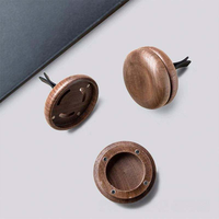 Diffuseur de parfum en bois pour grille d'aération de voiture, flacon rond en bois à clipser, désodorisant d'ambiance pour voiture, accessoire d'intérieur automobile, logo personnalisé