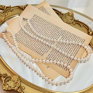 Ensemble collier et boucles d'oreilles en perles de riz rondes blanches naturelles de 4-5 mm, chaîne fine pour clavicule/chaîne de cou, bijoux fins, vente en gros - Product Image 1