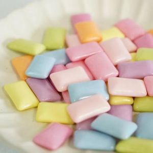 Chewing-<span class=keywords><strong>gum</strong></span> automatique à bulles à 3 couches de vente écologique faisant la machine pour la ligne de production d'enfants en Chine - Product Image 4