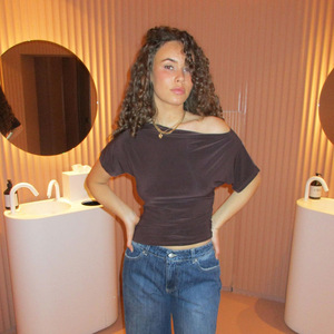 T-shirt asymétrique à épaules dénudées, couleur unie, manches courtes, design irrégulier, respirant, pour usage quotidien, haut décontracté - Product Image 3