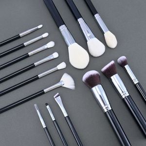 Bel ensemble d'outils de maquillage personnalisables professionnels 15/26 pièces pinceau éventail plat pour le visage utilisé avec un correcteur - Product Image 2