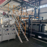 Ligne de production d'extrusion-coulage de films, feuilles et plaques autocollantes en PE, TPO, EVA, PVC, TPU, TPE, PP avec extrudeurs et calandreuse, contrôlée par PLC
